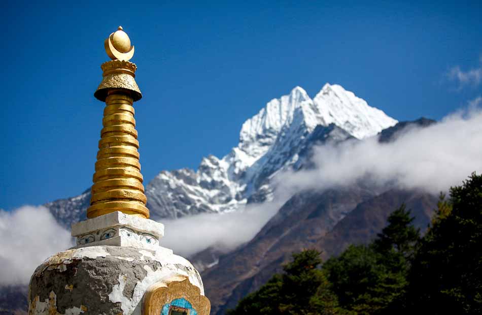Stupa in Nepal/Himalayas near snowy mountain | Travel Photography
